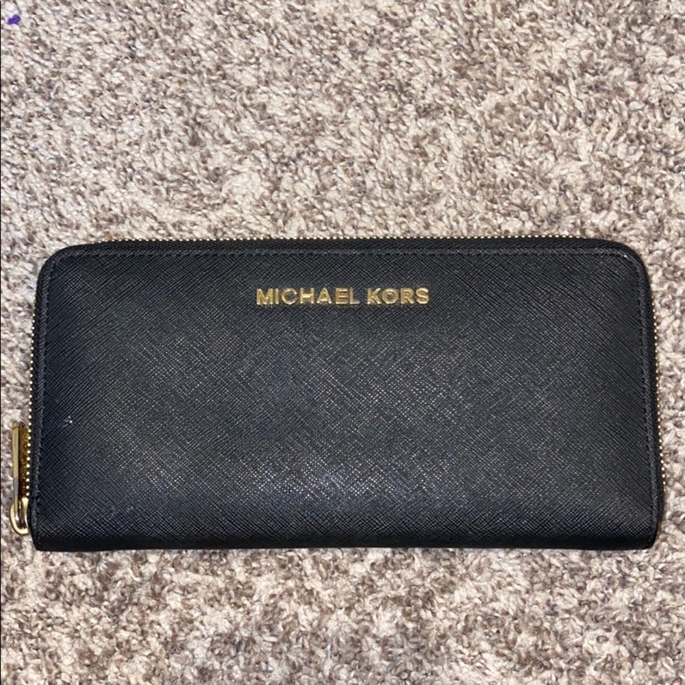 Micheal Kors wallet